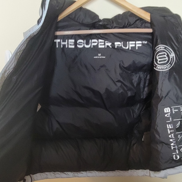 Aritizia Superpuff Vest Silver Medium - Picture 4 of 5